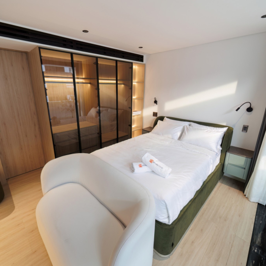 A HOUSE SAIGON: Hanoi Terrace One-Bedroom [LAYOUT 1]