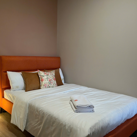 HongHome Compass One: Two-Bedroom [L10.08]