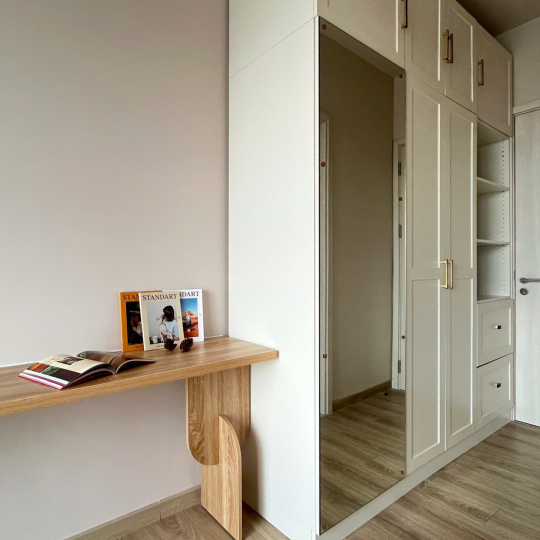 HongHome Compass One: Two-Bedroom [L10.08]