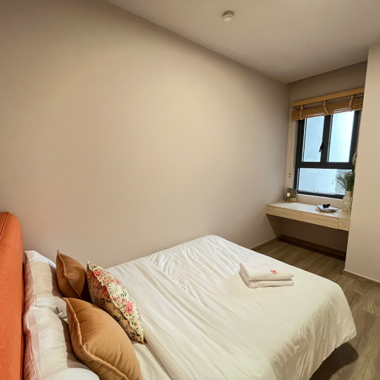 HongHome Compass One: Two-Bedroom [L10.08]