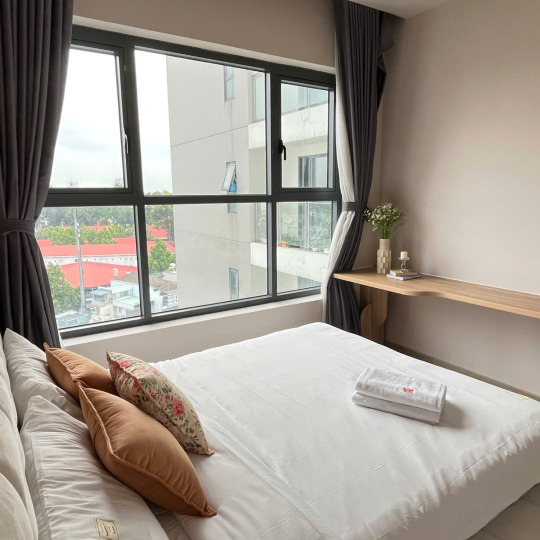 HongHome Compass One: Two-Bedroom [L10.08]